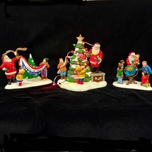 Department 56 Holiday Santa Comes to Town 2000, 2001, 2003